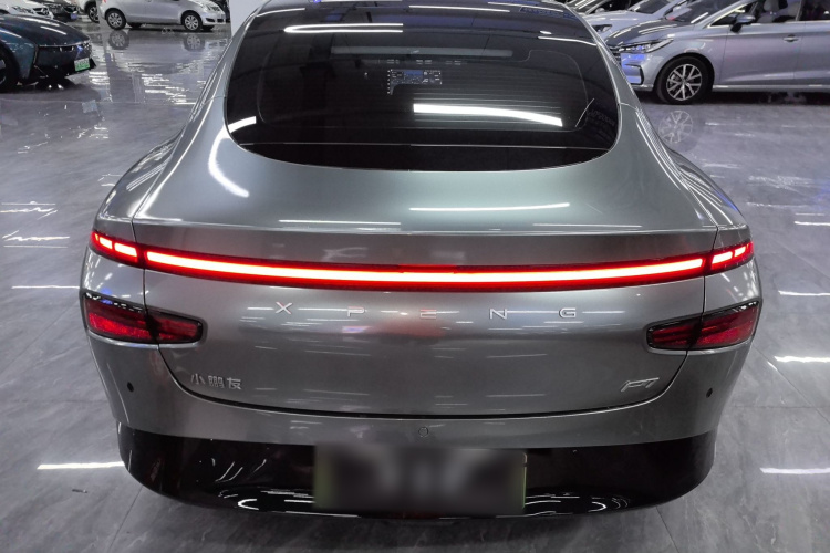 小鹏P7 2023款 P7i 702 Pro车身外观6004