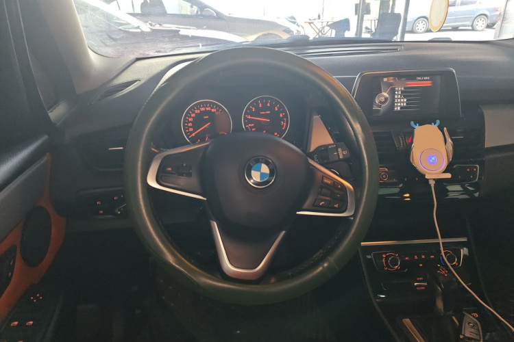 宝马2系旅行车 2016款 218i 时尚型中控内饰13