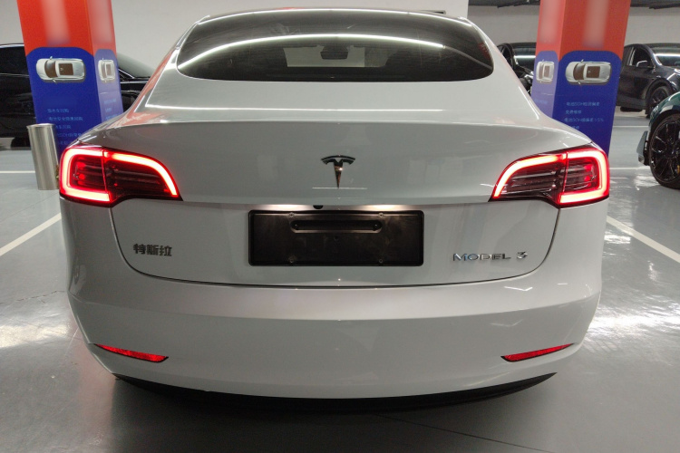 特斯拉 Model 3 2021款 标准续航后驱升级版车身外观6