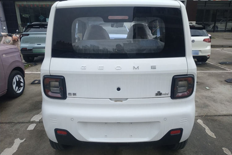 吉利银河 2024款 熊猫mini 200km 耐力熊车身外观6