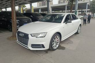 奥迪A4L 2018款 30周年年型 45 TFSI quattro 个性运动版