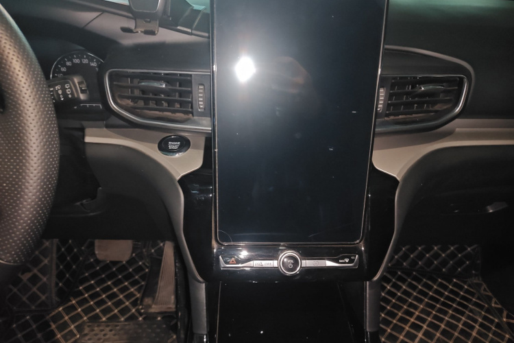 福特 探险者 2020款 EcoBoost 285 四驱风尚版 6座局部细节16