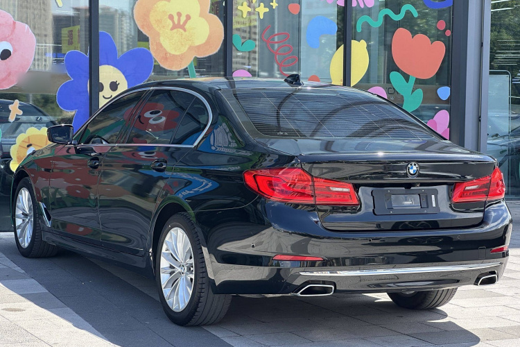 宝马5系 2020款 530Li 尊享型 豪华套装车身外观6007