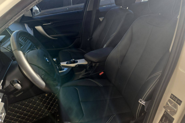 宝马1系(进口) 2013款 改款 116i 领先型局部细节19