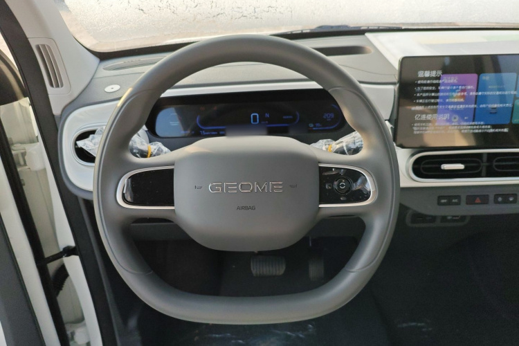 吉利银河 熊猫 2025款 210km 元气熊中控内饰13