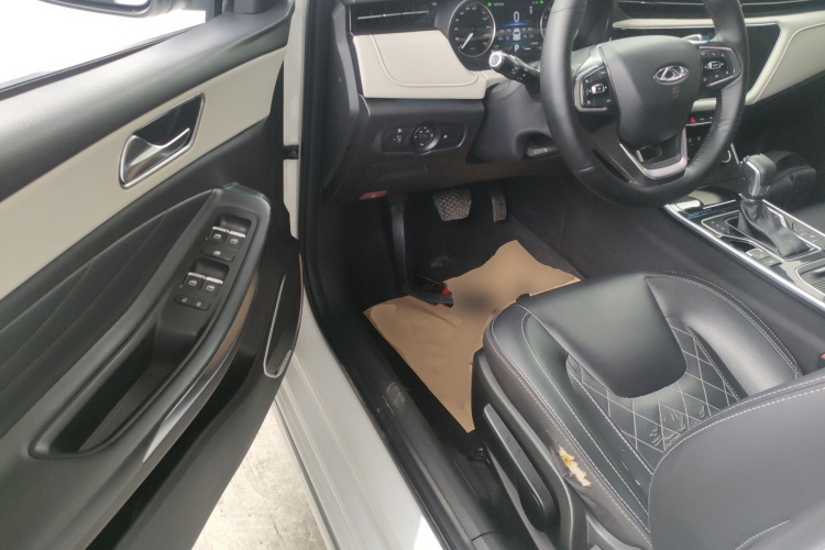 奇瑞 艾瑞泽GX 2018款 1.5T CVT型色版 国V中控内饰7003