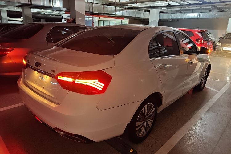 吉利汽车 帝豪 2018款 1.5L CVT向上互联版车身外观7