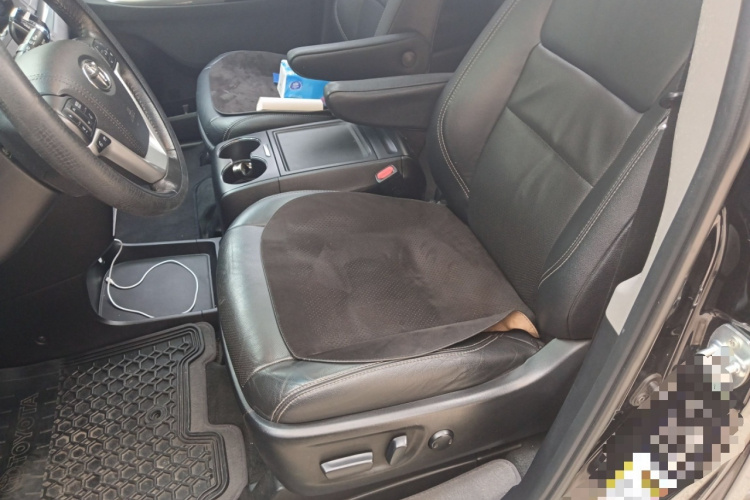 丰田Sienna（平行进口）局部细节19