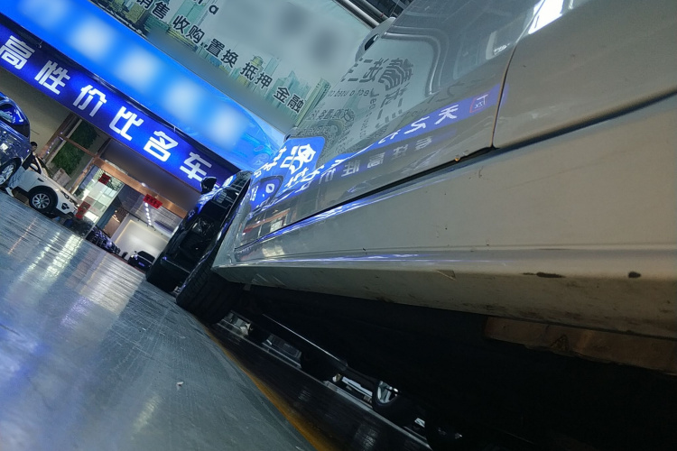 捷豹XEL 2022款 2.0T 250PS R-DYNAMIC S进取运动版局部细节9001