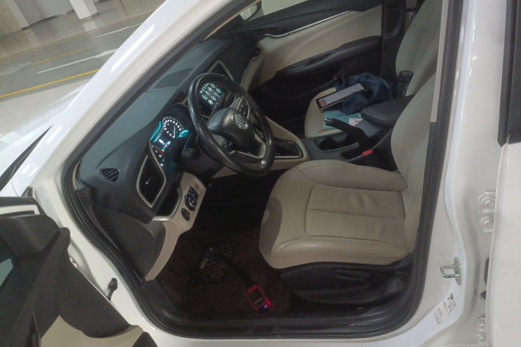 别克 英朗 2019款 15T 双离合互联精英型 国V中控内饰19