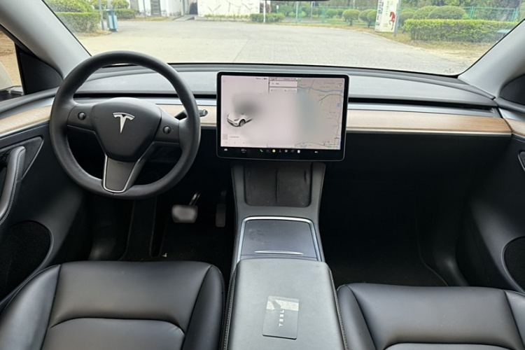 特斯拉 Model Y 2021款 长续航全轮驱动版中控内饰7008