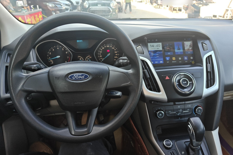 福特 福克斯 2018款 三厢经典 1.6L 自动舒适型智行版中控内饰12