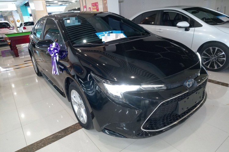丰田 雷凌 2021款 双擎 1.8H E-CVT豪华版车身外观3