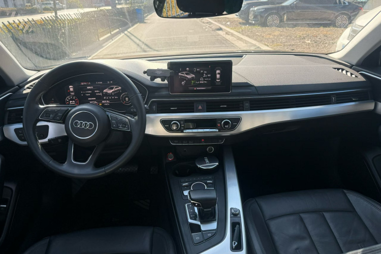 奥迪A4L 2018款 30周年年型 40 TFSI 时尚型中控内饰12