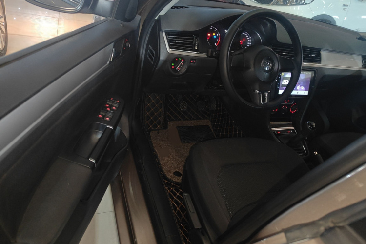 大众 宝来 2015款 质惠版 1.6L 手动时尚型中控内饰7003