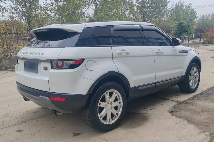 路虎 揽胜极光(进口) 2015款 2.0T 5门耀享版车身外观6004