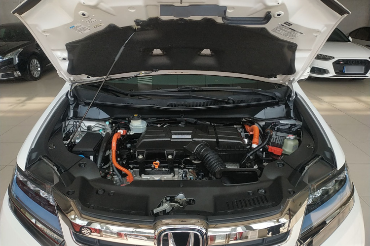本田 艾力绅 2019款 2.0L 混动豪华版机舱底盘24