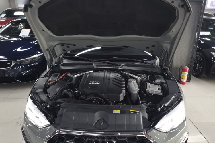 奥迪A5 2022款 Sportback 40 TFSI quattro 豪华动感型机舱底盘24