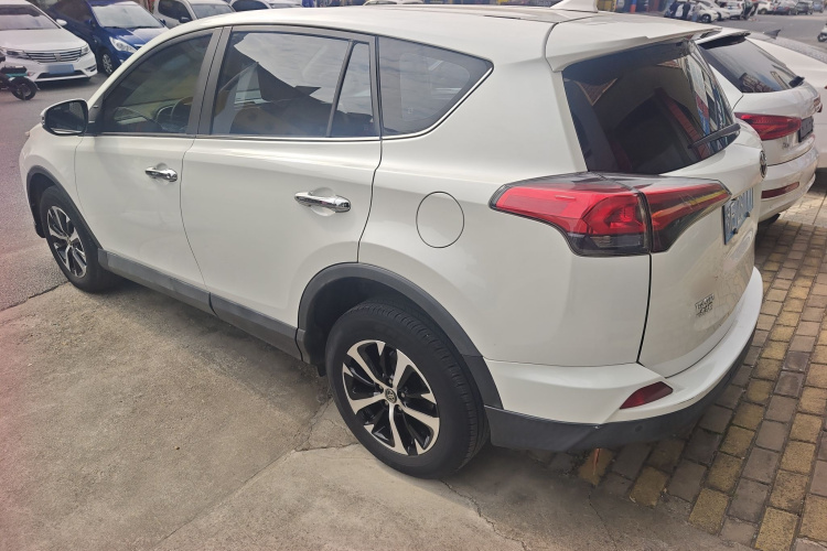 丰田 RAV4荣放 2016款 2.0L CVT两驱风尚版 国V车身外观6003