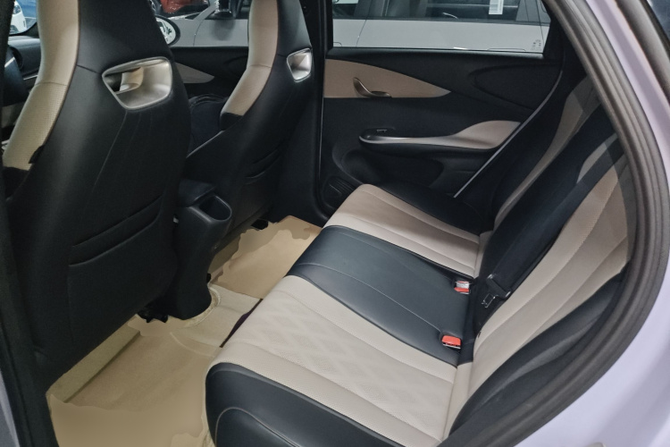 比亚迪 海豚 2023款 420km 自由版中控内饰21