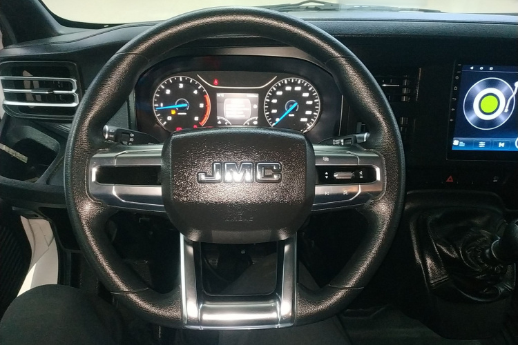 江铃福顺 2023款 2.0T 手动短轴中顶商运型多功能乘用车5座局部细节13