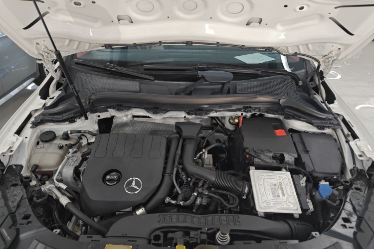 奔驰GLA 2020款 GLA 200机舱底盘24