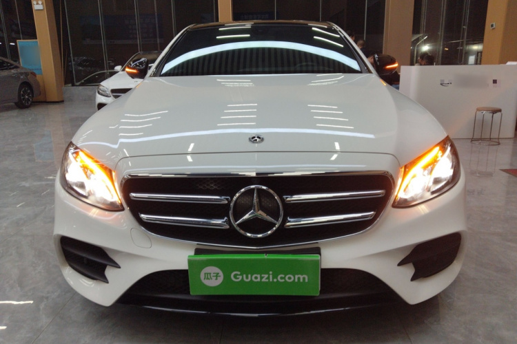 奔驰E级(进口) 2019款 E 260 运动版 4MATIC车身外观2