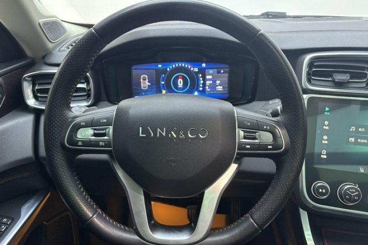 领克01 2017款 2.0T 四驱劲Pro版中控内饰7007