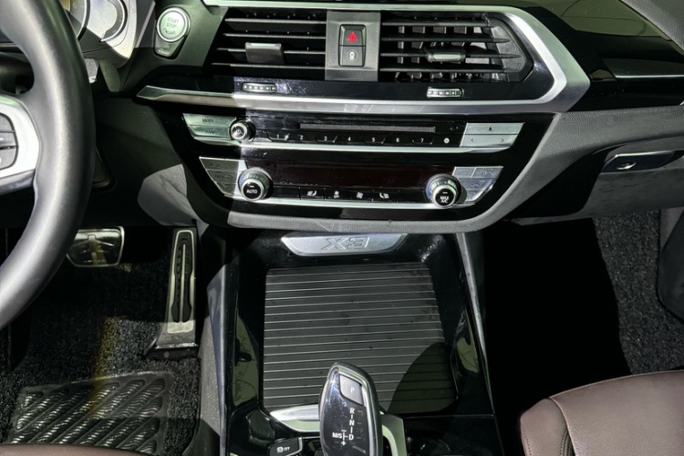 宝马X3 2018款 xDrive25i M运动套装 国V中控内饰7015