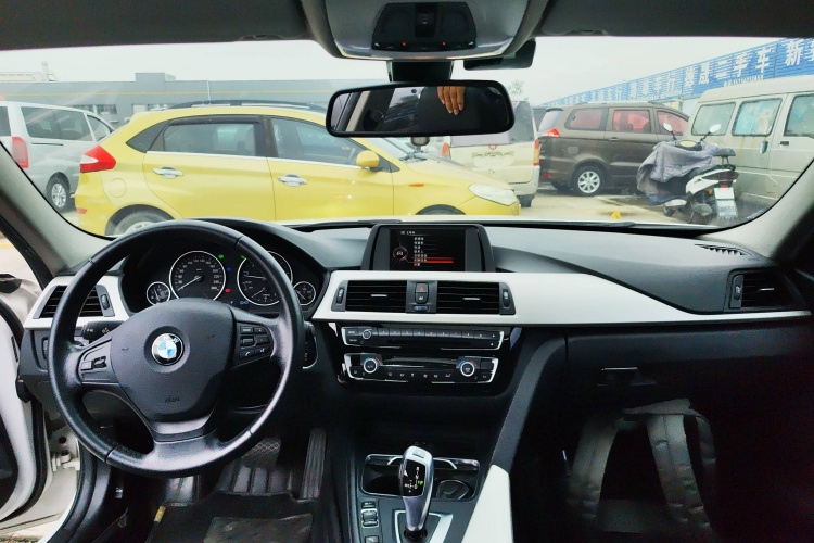 宝马3系 2016款 320Li 进取型中控内饰7002