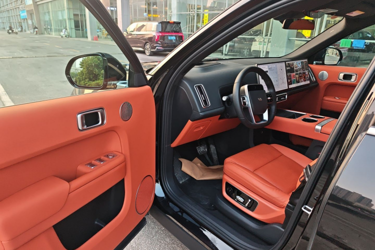 理想汽车 理想L8 2023款 Pro中控内饰7003