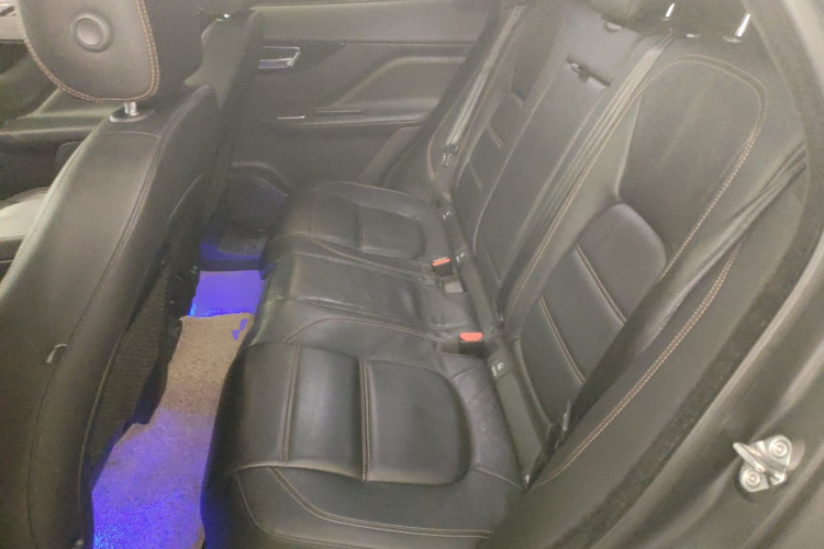 捷豹F-PACE 2018款 2.0T 两驱都市尊享版中控内饰21
