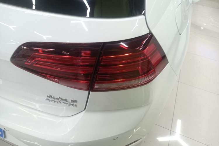 大众 高尔夫 2020款 挚爱版 280TSI DSG舒适型车身外观6006