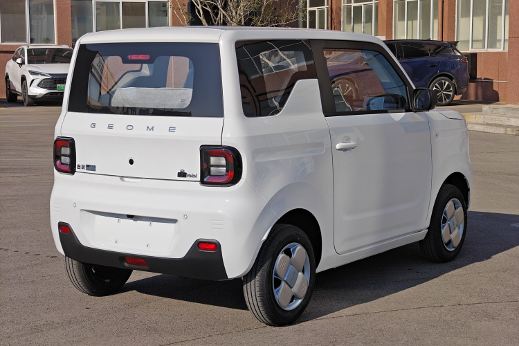 吉利银河 2024款 熊猫mini 200km 耐力熊车身外观6003