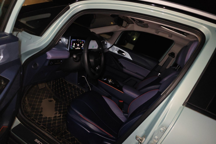 吉利几何E萤火虫 2022款 401KM 玲珑虎 4座中控内饰19