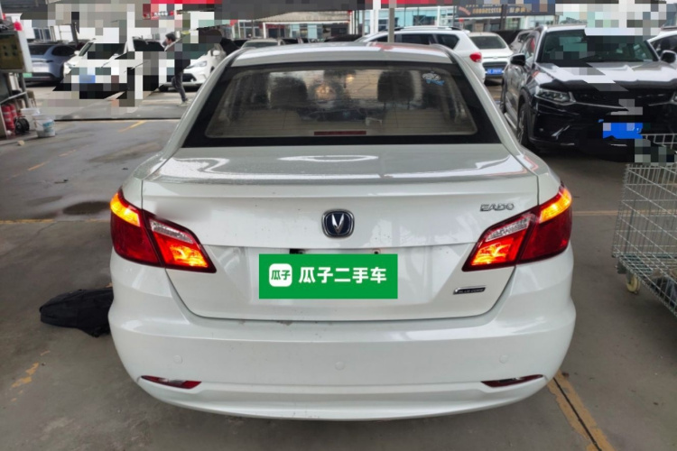 长安 逸动 2014款 1.6L 自动豪华型车身外观6004