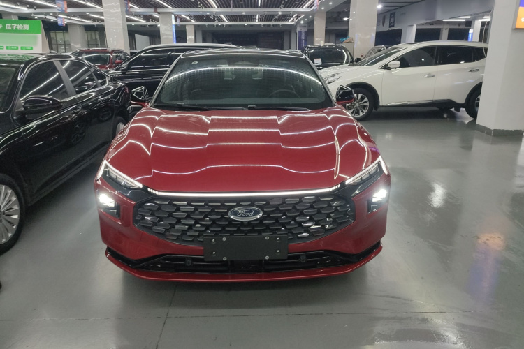 福特 蒙迪欧 2025款 2.0T EcoBoost 至尊型车身外观2