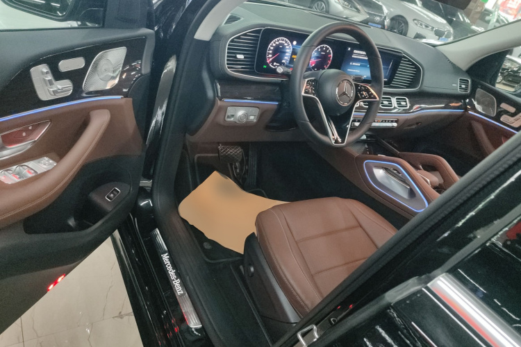 奔驰GLE 2025款 改款 GLE 350 4MATIC 动感型中控内饰20