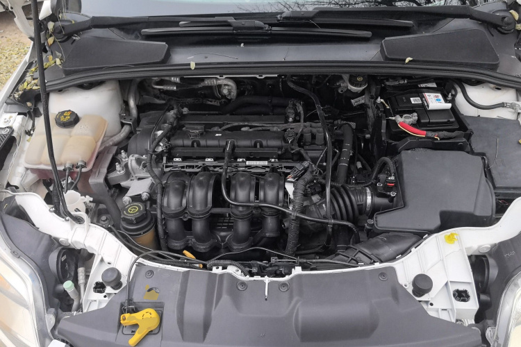 福特 福克斯 2012款 三厢 1.6L 自动舒适型机舱底盘24