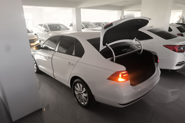 大众 2019款 改款 宝来·传奇 1.5L 自动时尚型 国VI车身外观4