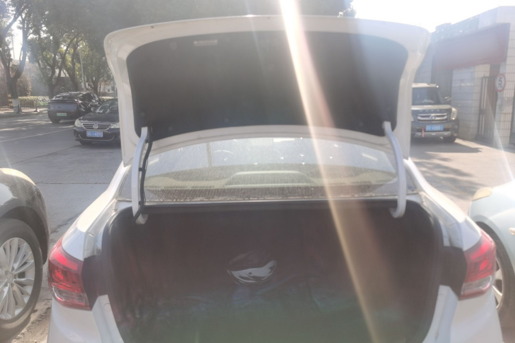 长安 悦翔 2019款 1.5L DCT 联动云版局部细节23