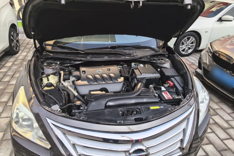 日产 天籁 2013款 2.0L XL舒适版机舱底盘24