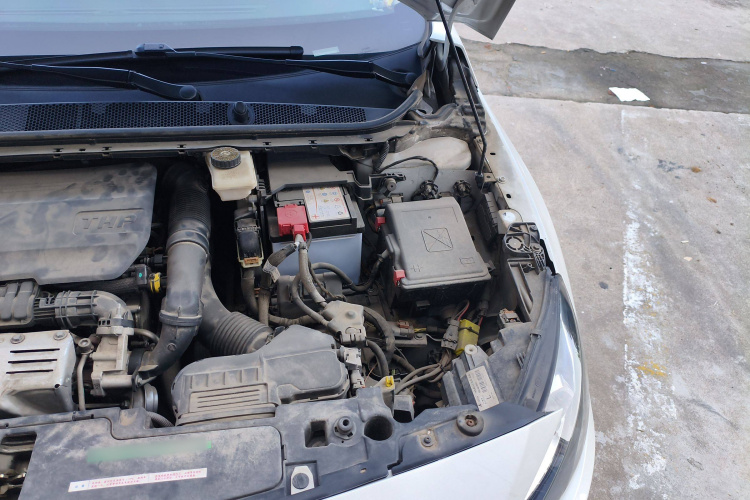 标致408 2015款 1.2T 自动豪华版局部细节9007