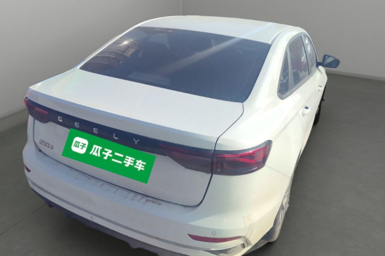 吉利汽车 帝豪 2025款 第4代 1.5L CVT龙腾版车身外观7