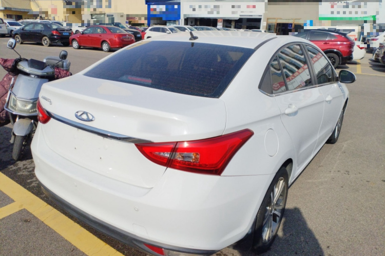 奇瑞 艾瑞泽5 2017款 1.5L 手动豪华版车身外观7