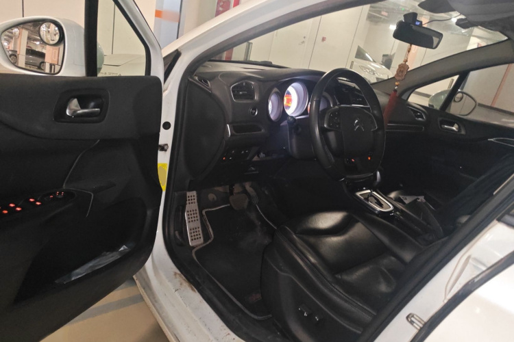 雪铁龙C4L 2014款 1.6THP 智驱版 自动劲智型中控内饰7003