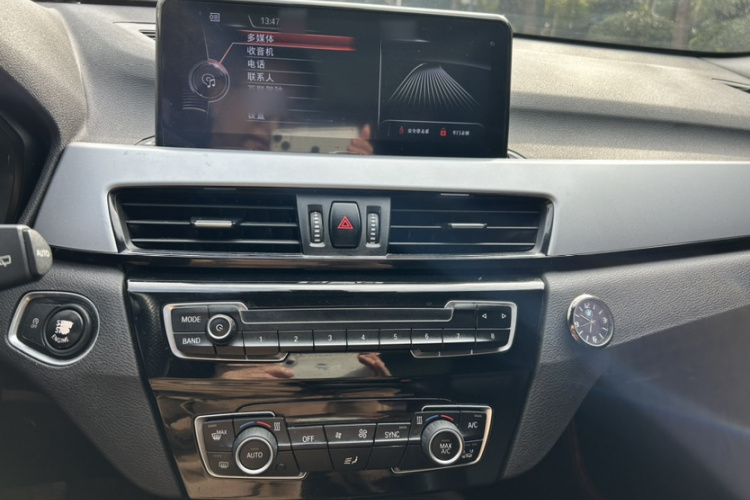 宝马X1 2016款 sDrive18Li 时尚型中控内饰7002