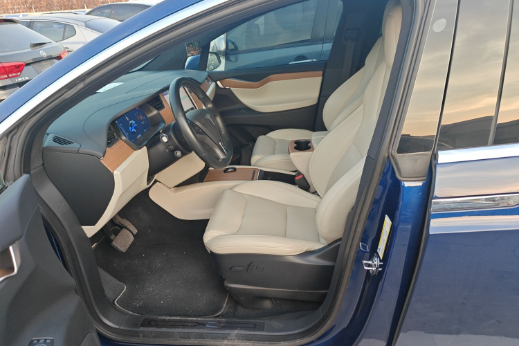 特斯拉 Model X 2019款 长续航版中控内饰19