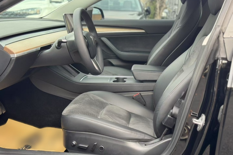 特斯拉 Model 3 2021款 标准续航后驱升级版中控内饰7003