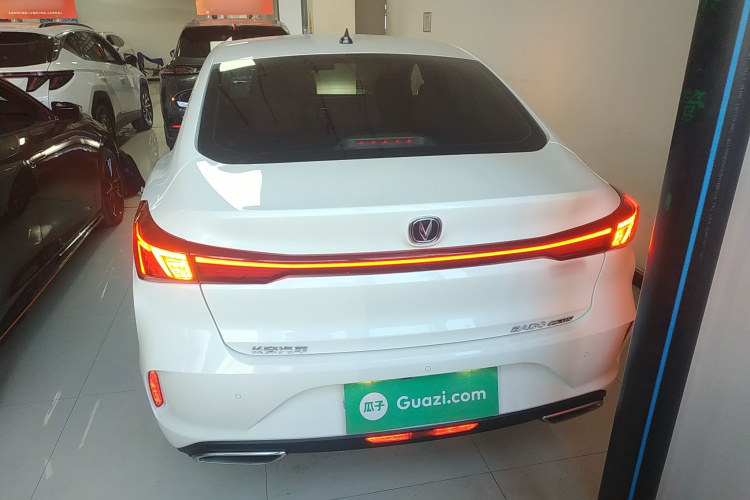 长安 逸动 2024款 PLUS 蓝鲸NE 1.4T GDI DCT高能版车身外观6